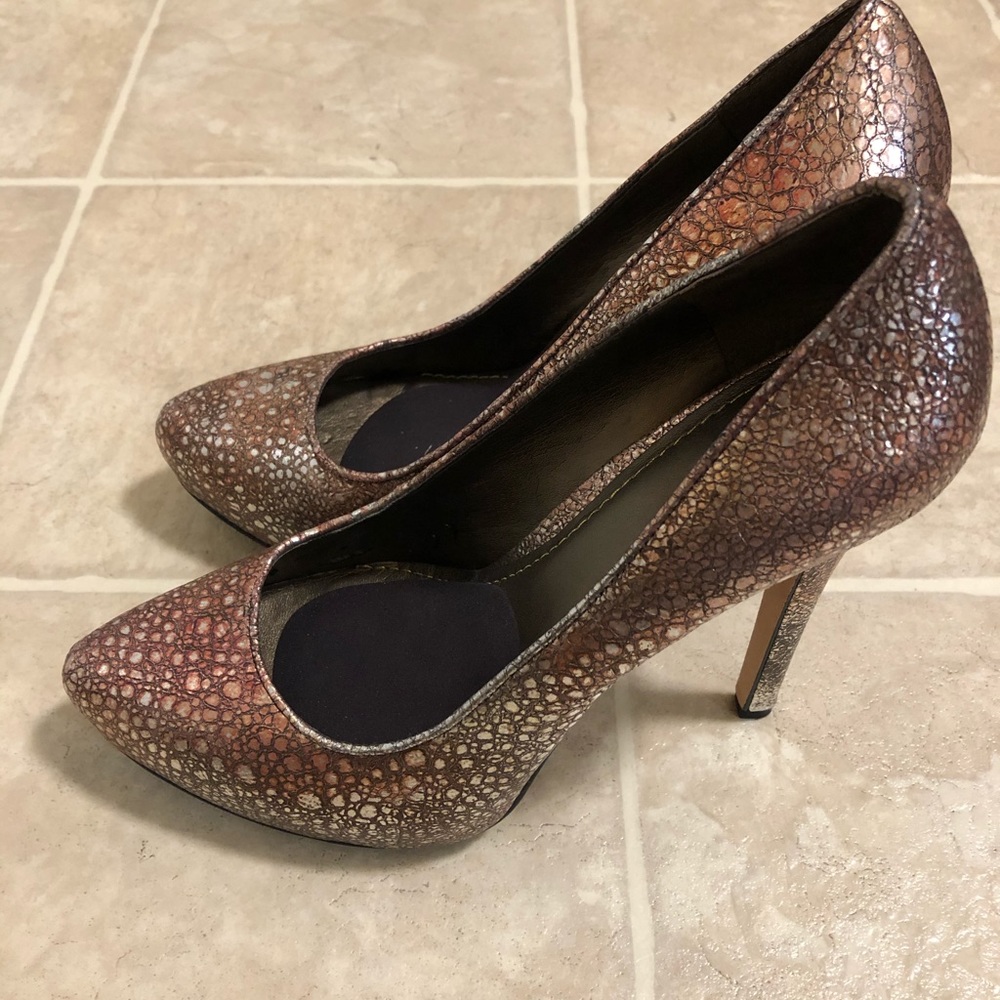 Report heels